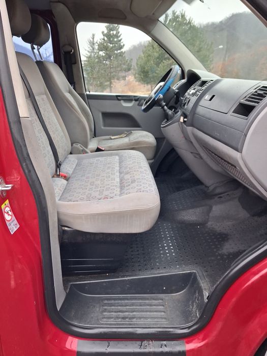 Vw transporter 8+1 locuri motor 1.9tdi an 2007  2500euro fixx