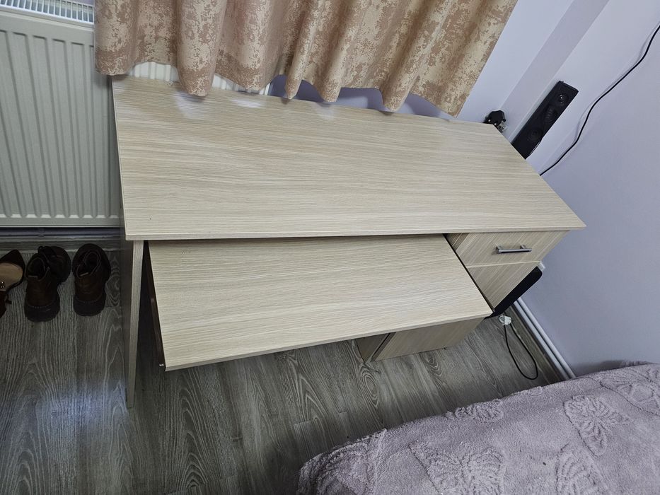 Birou cu glisiera ptr tastatura