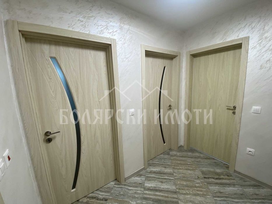 Продава се Двустаен апартамент в Велико Търново, Зона Б - 75 кв.м за 1071 €/кв.м - Снимка #12