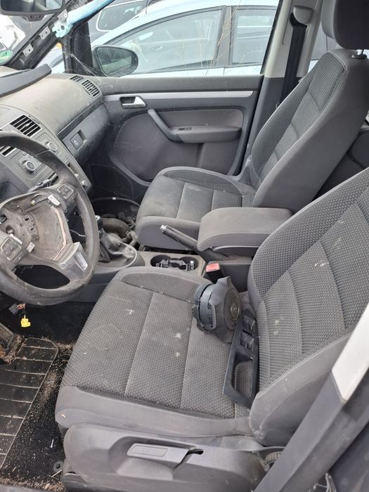 Dezmembrez VW Touran 2012 /usa fata/haion touran/bara spate touran