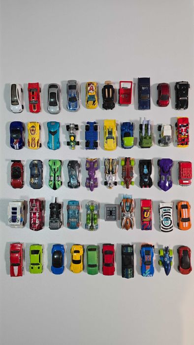Colecție Satisfăcătoare Lot 50 Hot Wheels Skyline R30, Tesla, Minecart