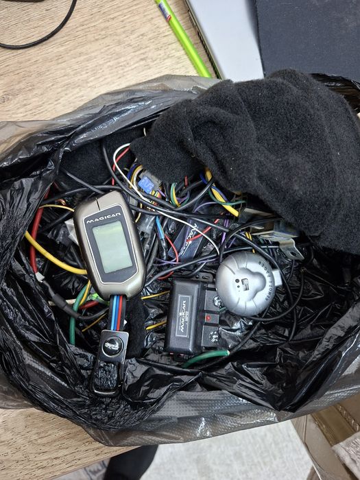 Megicar 905 orginal sotiladi srochna