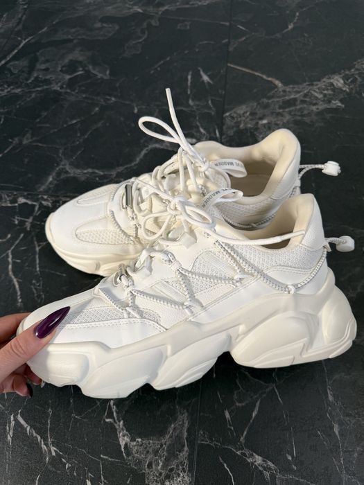 Steve Madden Spectator