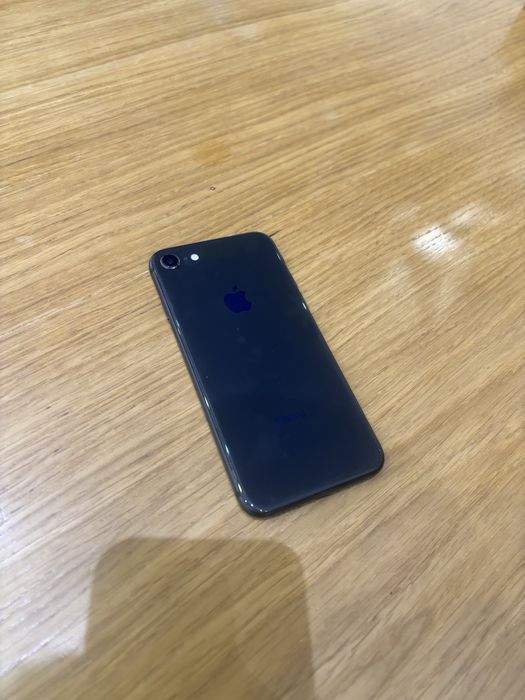 Продается iPhone 8 в идеальном состоянии