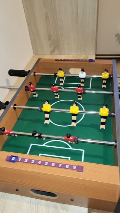 Vând joc de fotbal de masă