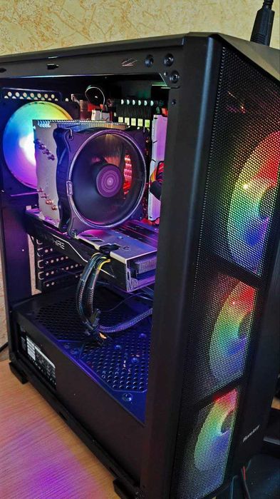 Хороший ПК 8 гб видеокарта.