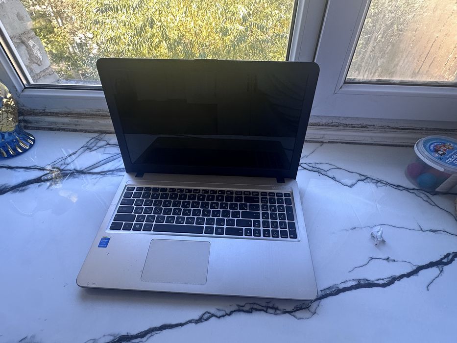 Продам ноутбук ASUS X540L