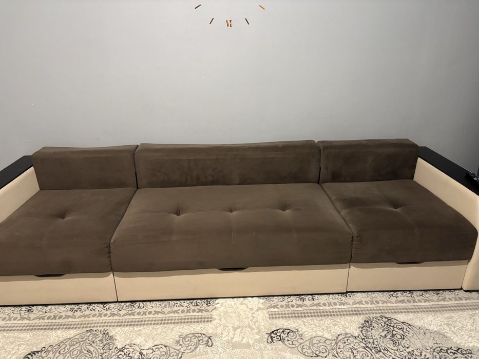 Диван 3 метра , в хорошем состояний