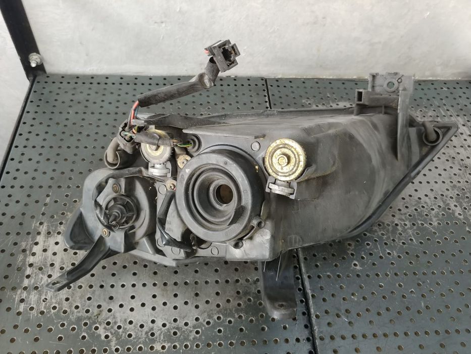 far dreapta  mazda 2 3m71-13w029-af