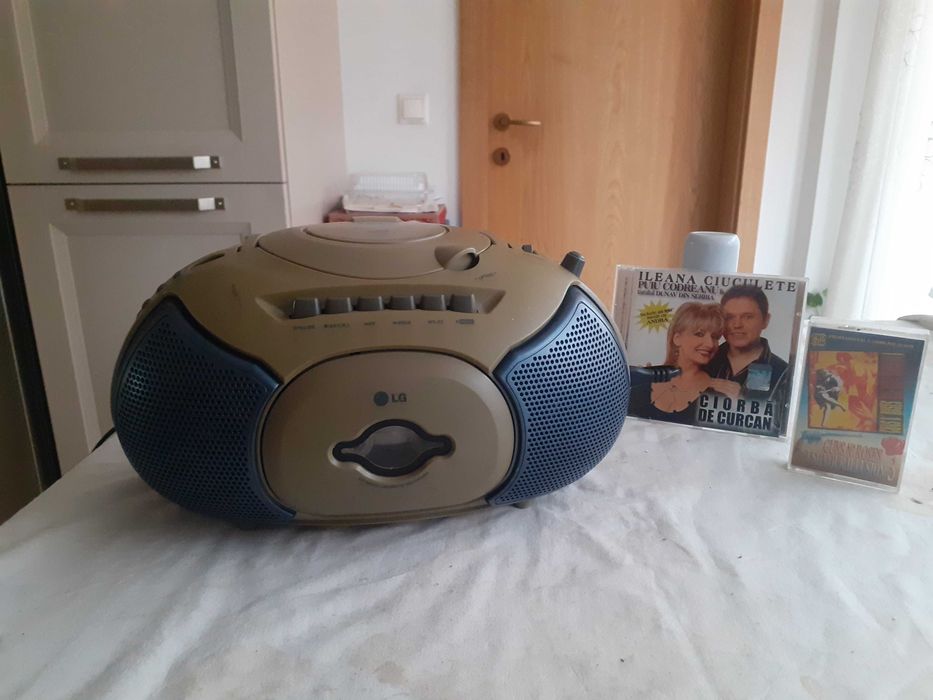 radiocasetofon cu CD combina LG
