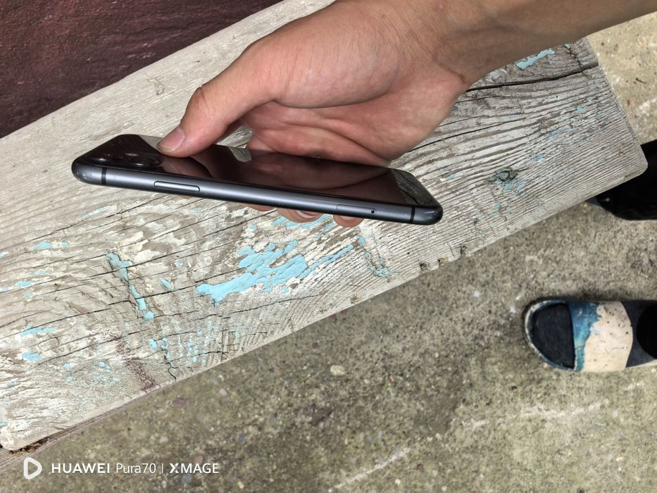 IPhone 11 128гб в норм состоянии