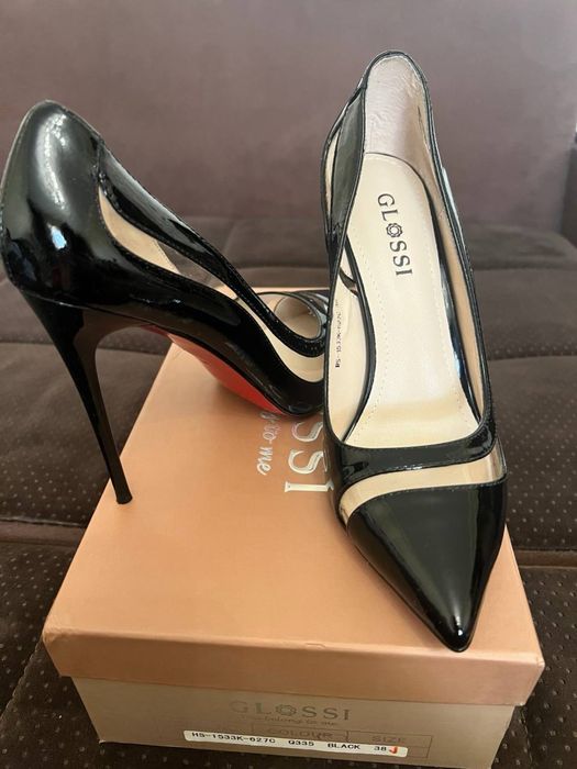 Шикарные туфли(брендовые)