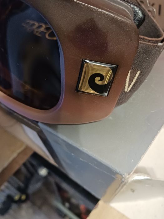 Стари дървени ски и стари  щеки