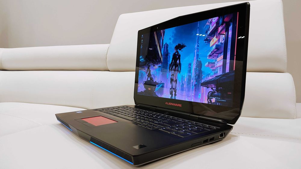 Laptop gaming ALIENWARE, intel core i7, display 17,3 inch touchscreen