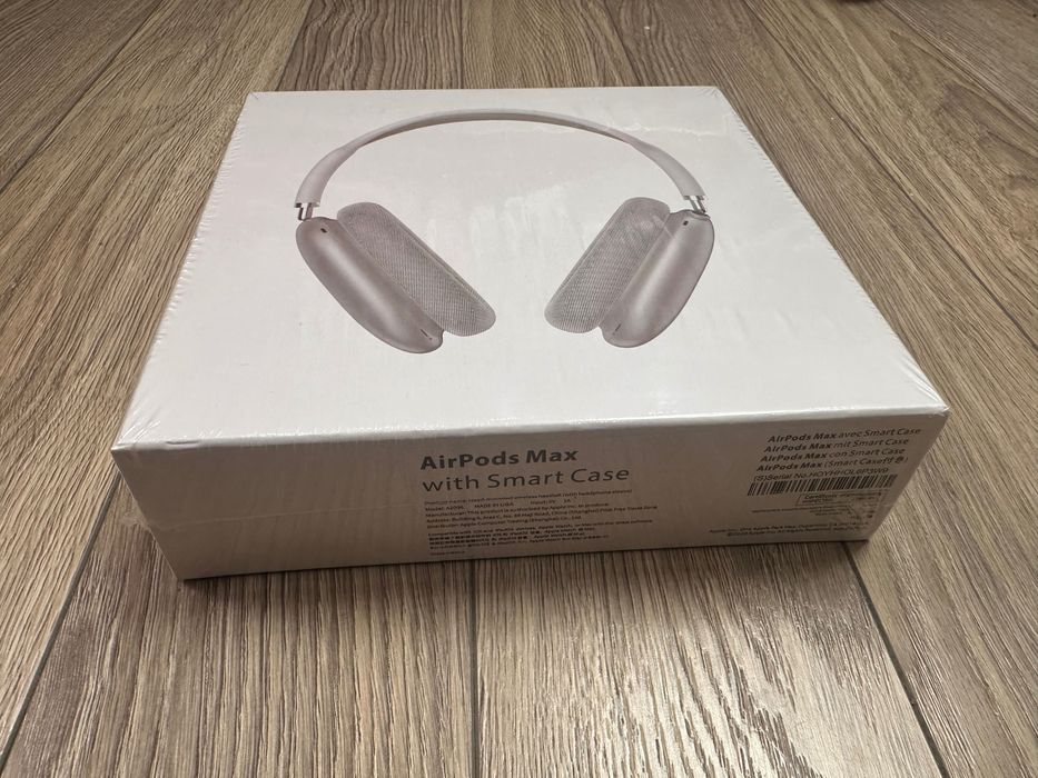 AirPods Max with Smart Case