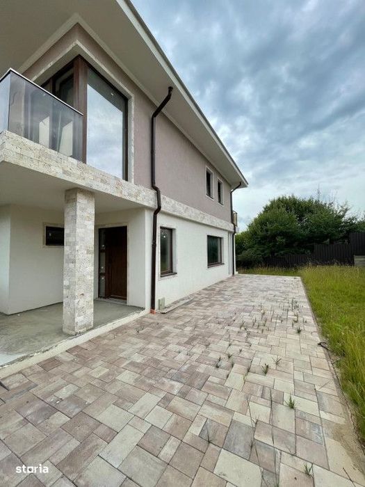 Casa cuplata cu CF D+P+E/161mp! Teren 300mp! TVA INCLUS! Luna de Sus!