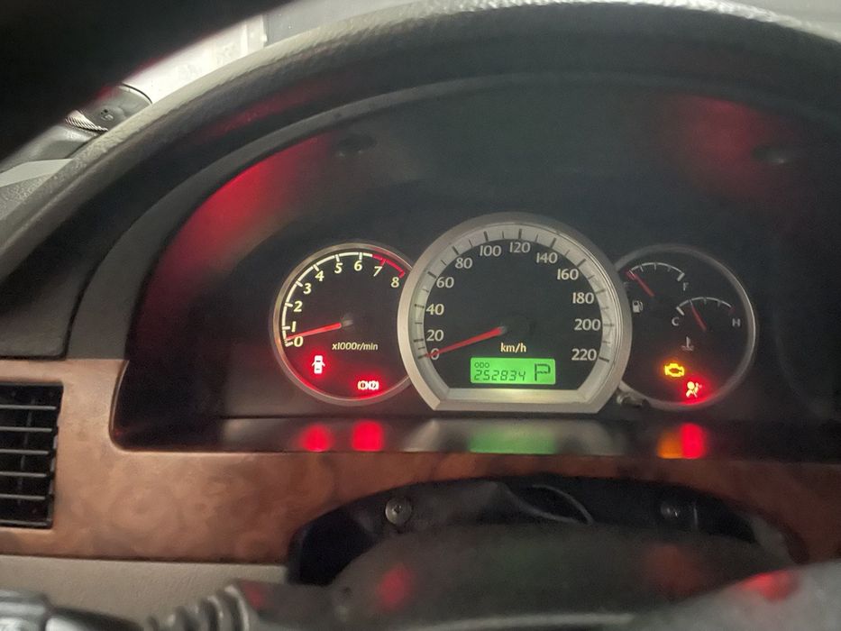 Lasetti 1.8 sotiladi narxini tepasida kelishamiz