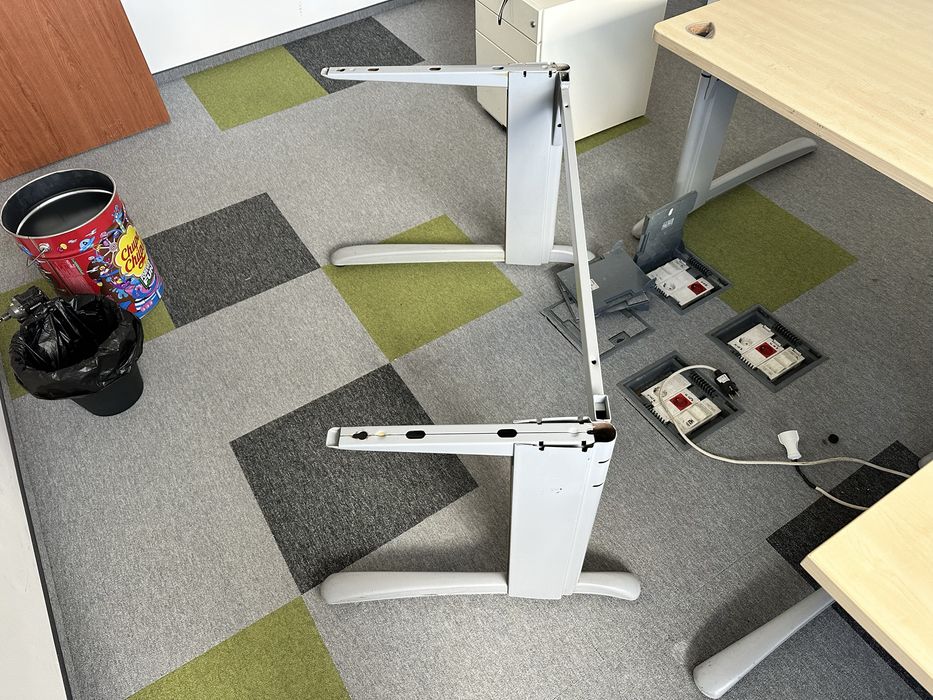 Ергономично  офис бюро Steelcase 120х80 – висок клас, налични 20 бр.
