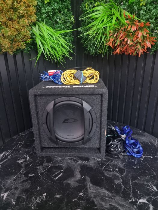 Noble Amanet - Subwoofer auto activ ALPINE SWE-815, 150W RMS, 20 cm, Bass-reflex