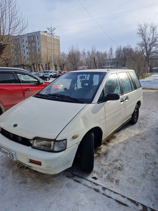 Nissan Prairie продам