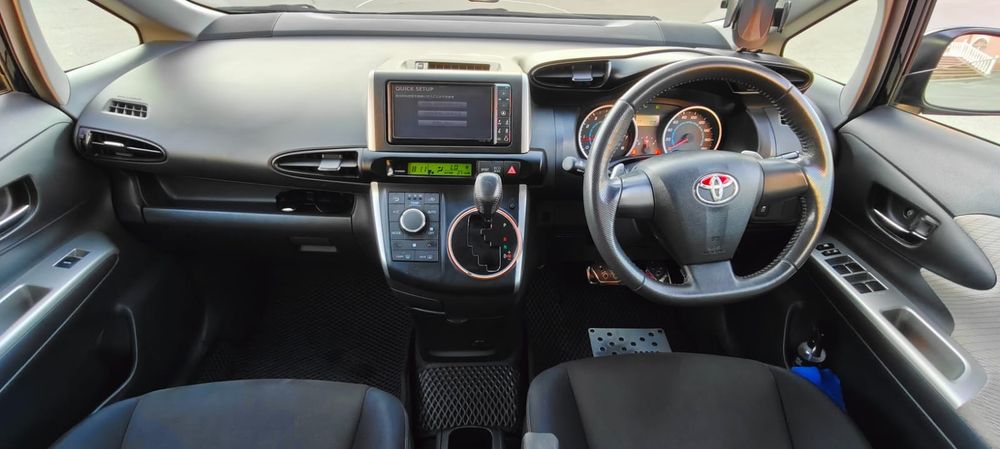 Toyota wish 2011