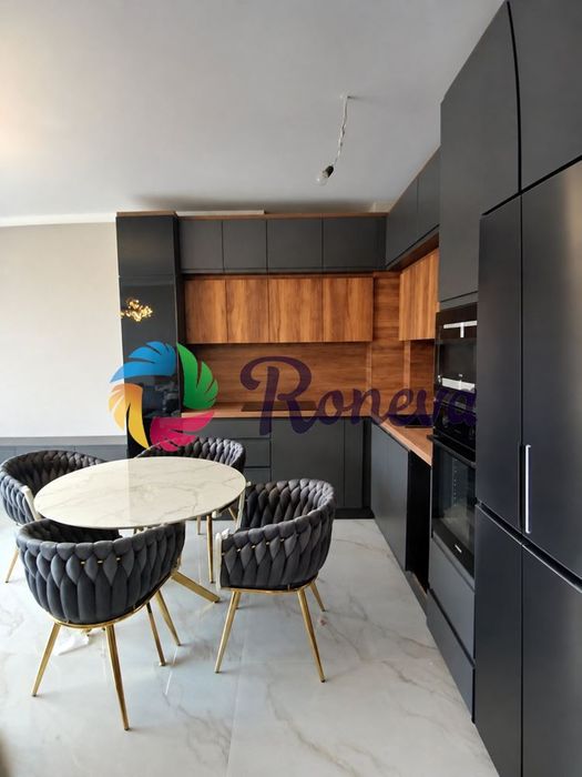 Продава се Тристаен апартамент в Варна, Базар Левски - 90 кв.м за 3445 €/кв.м - Снимка #1