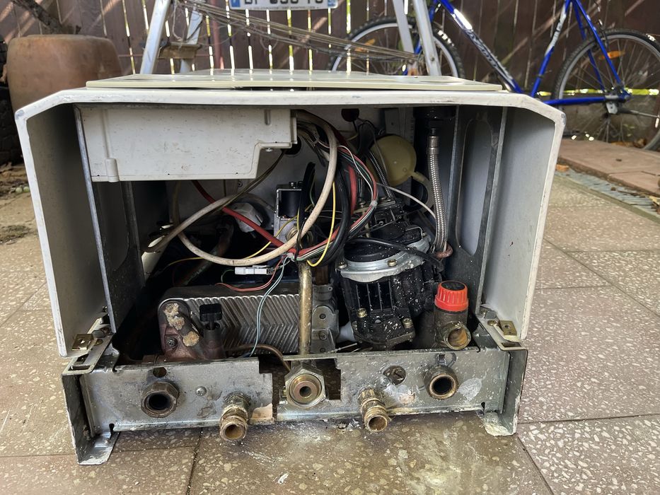 Centrală termică Junkers Bosch 25 kw sh functională,eventual pt.piese