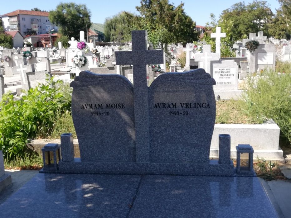 Lucrari monumente funerare ,mozaic, marmura si granit .