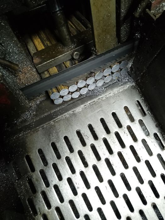 Резка металла трубы , круг, угольник