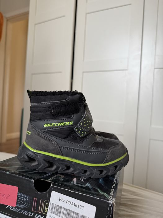 Ботинки для весны скечерс