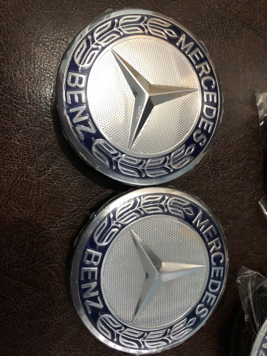 Set 4 capace roti, jante aliaj Mercedes Originale diametru 75 mm NOI