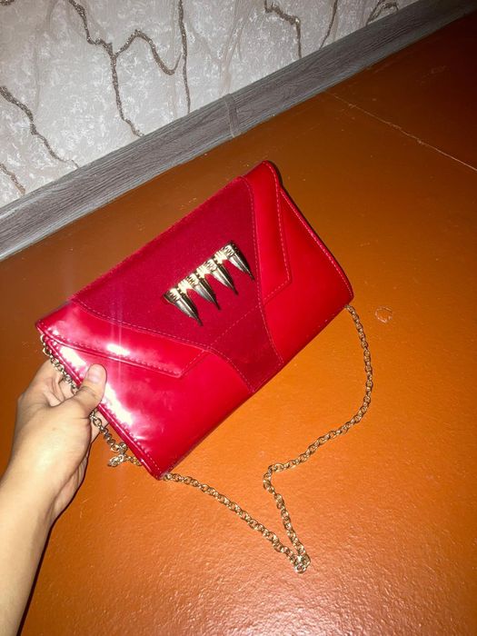 Сумка красная для любителей