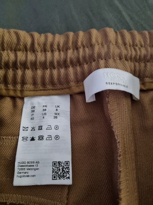 Pantaloni Hugo in stare perfecta