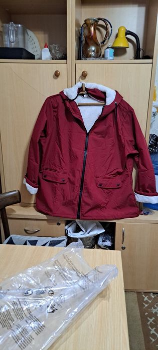 Продам две женские куртки