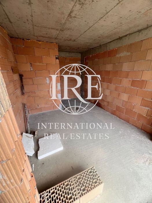 Продава се Тристаен апартамент в Варна, Погреби - 89 кв.м за 911 €/кв.м - Снимка #2