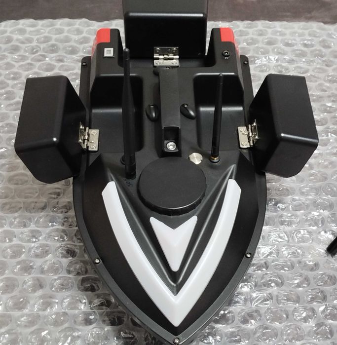 Лодка за захранка ZV6 с вграден сонар Lucky FF918 cwl с бг език