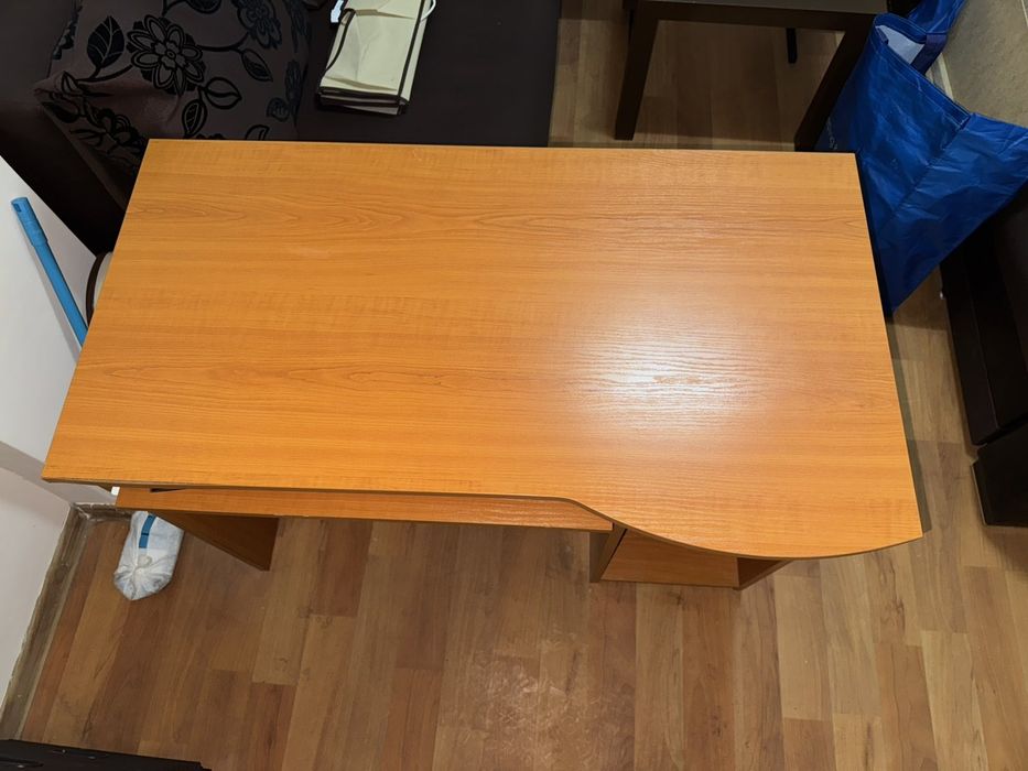 Ученическо(офис) бюро в отлично състояние