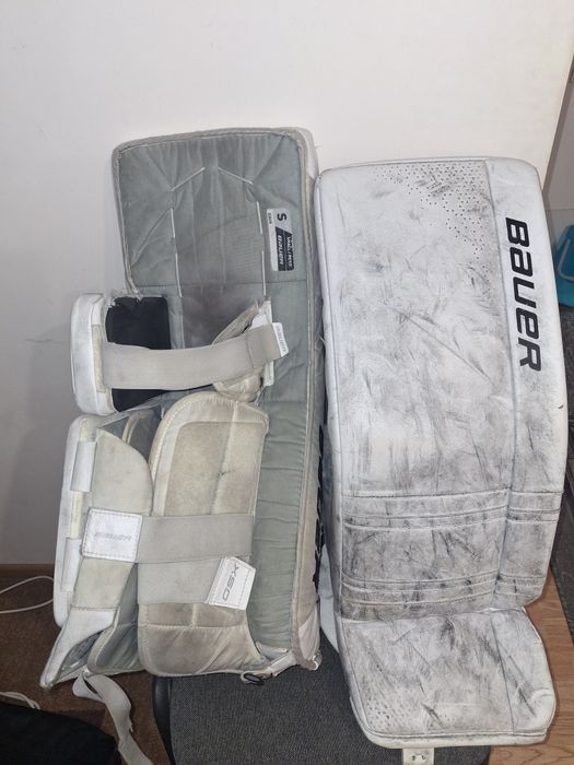 Щитки вратарские BAUER gsx