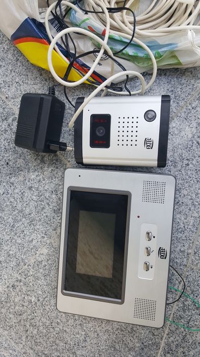 Telefon-Video camera color(Preț  250 lei)