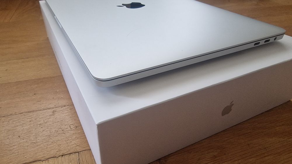 Macbook Pro 13 A2251 2020 i5 2.0ghz 16/512