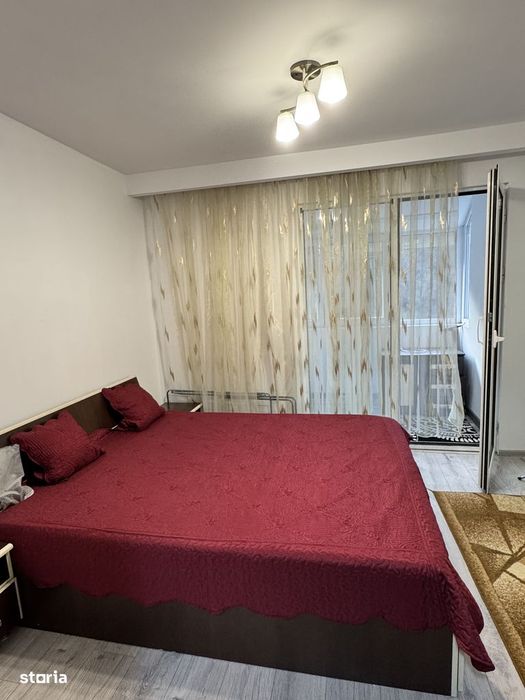 Apartament 4 camere, balcon, 110 mp, etaj 4