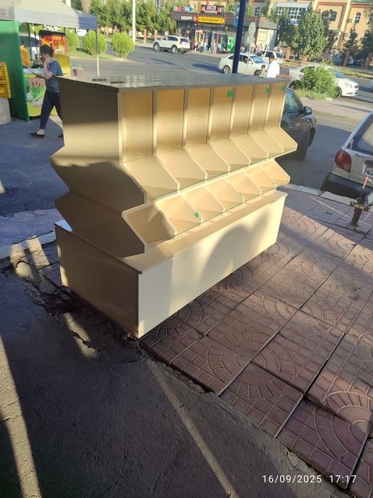 Magazin uchun stelaj