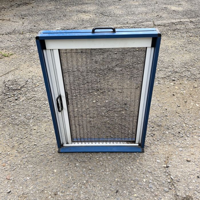 Продавам комарник тип плисе 50