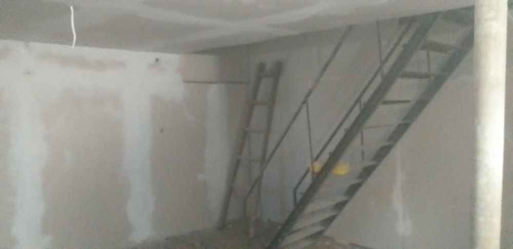 Продава се Къща в Враца, Квартал 72 - 90 кв.м за 425 €/кв.м - Снимка #2