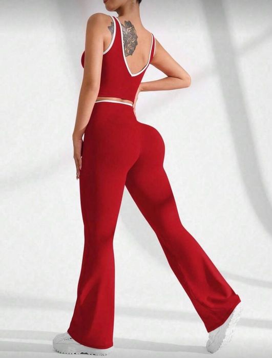 Дамски Спортен Фитнес Комплект Спортна Екипировка за Фитнес М