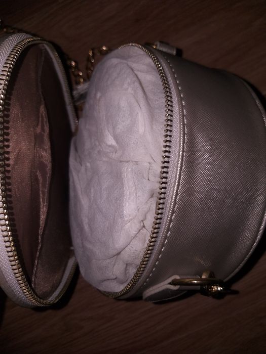 Продам новые сумочки.