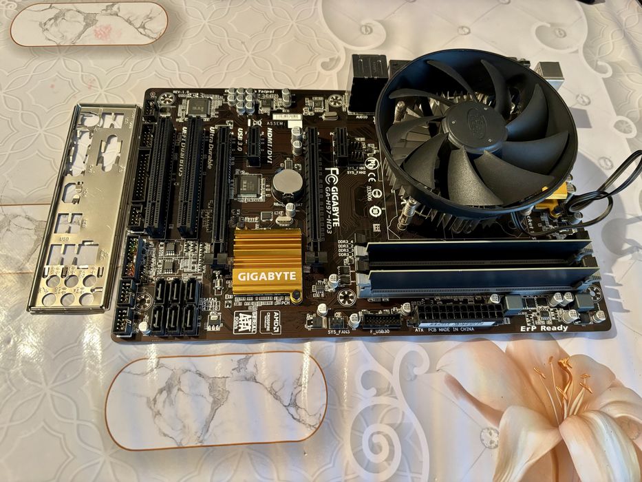 Продам комплект H97 i5 DDR3