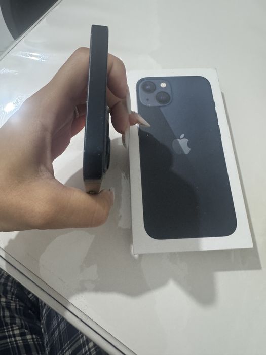 Iphone 13  utilizat in stare buna