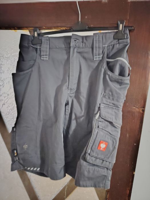 Vînd 2 perechi pantalonii scurți salopetă bărbați Enghelber Strauss mărimi M 50-Xxl 54-56  noi fără etichetă!