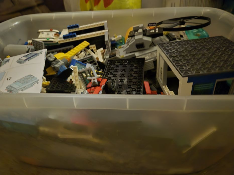 Продадим лего конструктор